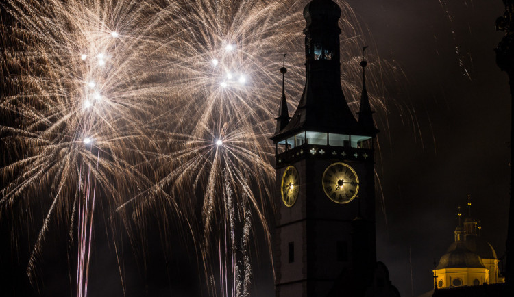 Oslav 100 let výročí republiky se zúčastnily tisíce lidí