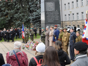 FOTO/VIDEO: Podívejte se, jak probíhal pietní akt u pomníku T G. Masaryka k 28. říjnu