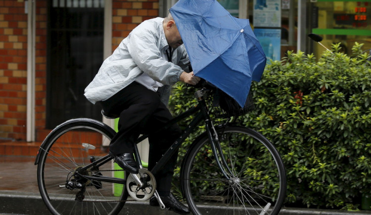 Pozor na silný vítr! Meteorologové vydali pro dnešek a zítřek výstrahu