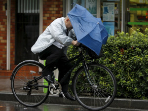 Pozor na silný vítr! Meteorologové vydali pro dnešek a zítřek výstrahu