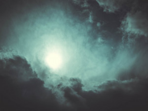 POČASÍ NA PÁTEK: Ráno zataženo a déšť, vítr bude slábnout