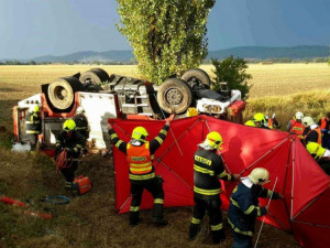 Na účet hasičů z nehody u Libivé poslali lidé už téměř dva miliony korun