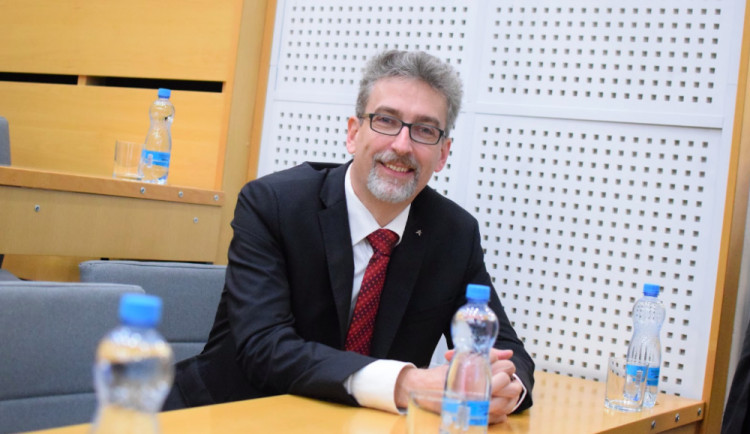 Olomouc má oficiálně nového primátora. Dnes se jím stal Miroslav Žbánek