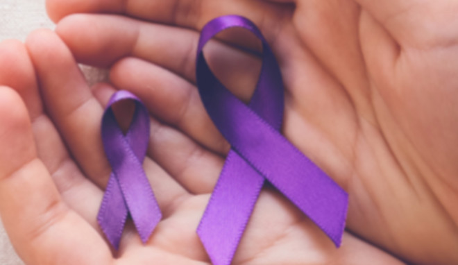 Olomoucká radnice zazáří fialovou barvou, na čtvrtek připadá Světový den rakoviny slinivky břišní