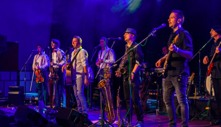 Skvělá vína, Petr Bende a osm stovek nadšených hostů. Čtvrtý ročník Slavnosti vína se opět povedl