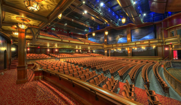 VÍKEND PODLE DRBNY: Protančete noc, zahajte advent s punčem nebo navštivte zákulisí divadla