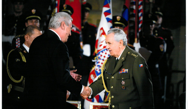 Zemřel válečný veterán a majitel Meopty Paul Rausnitz, přezdívalo se mu přerovský Baťa