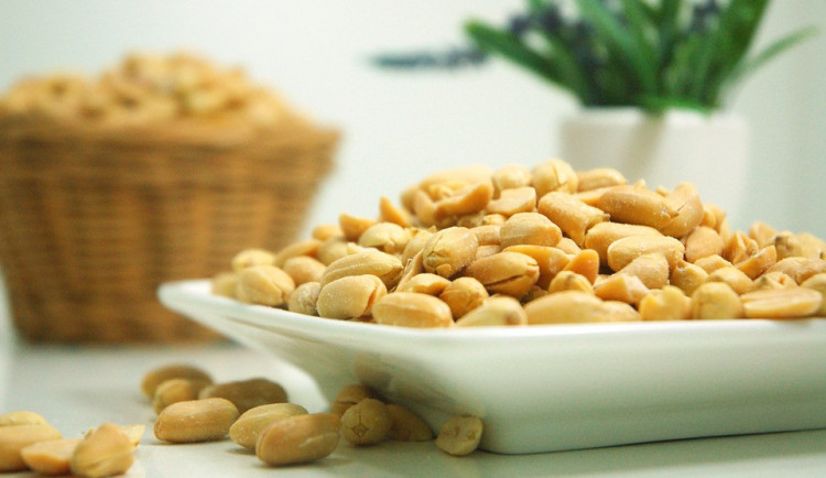 Velký test arašídů ukázal, že plísní v nich se lidé nemusí bát