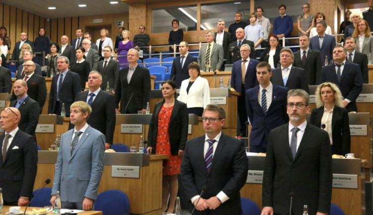 POLITICKÁ KORIDA: Na co se jednotlivé zastupitelské kluby zaměří v prvních týdnech funkčního období?