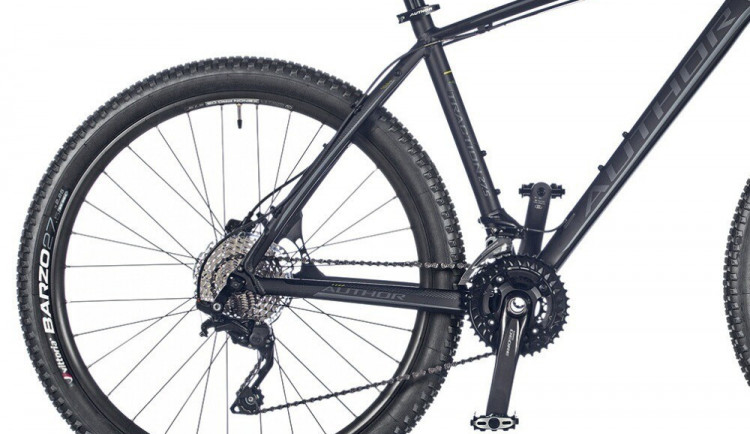 Neznámý zloděj ukradl uzamknuté kolo z náměstí, hrozí mu až dva roky odnětí svobody