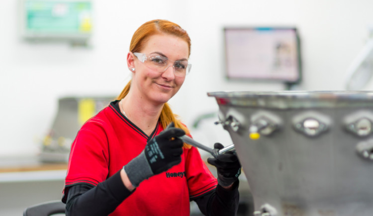 Vyrábět letecké motory může i člověk, který není vystudovaný strojař