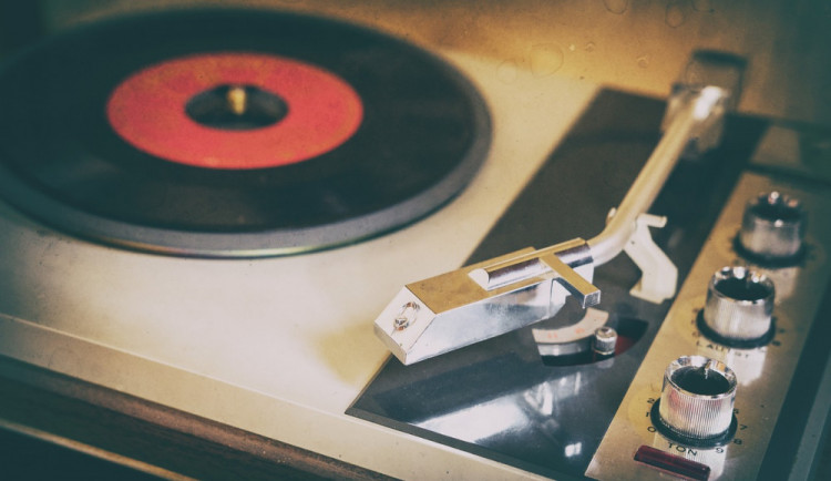 Kraj zaplatí přes půl milionu korun OSA za produkci v místních rozhlasech vesnic a obcí