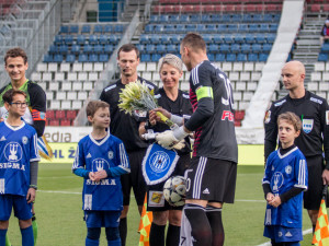 Buchta mi před utkáním popřál hodně štěstí, řekla sudí Adámková po zápasu v Olomouci