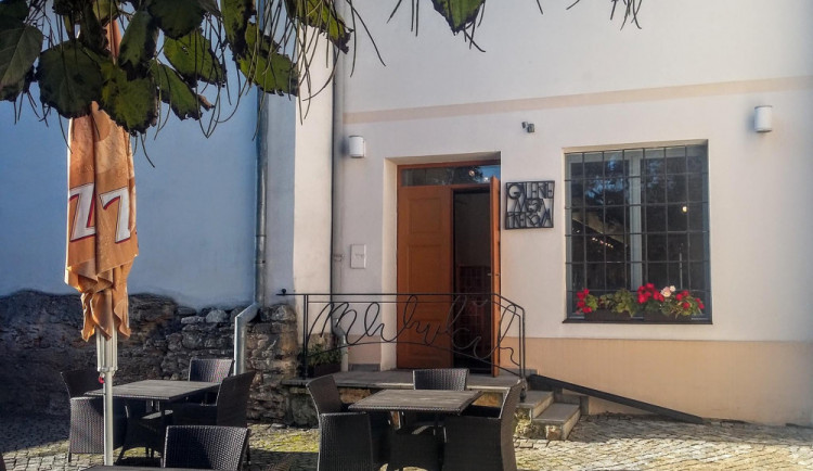 Galerie města Přerova vystavuje tvorbu výtvarníka Václava Baláta, místního rodáka žijícího v Mnichově