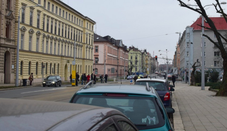 POLITICKÁ KORIDA: Jak hodnotí zastupitelské kluby dopravu v okolí Žižkova náměstí a co by změnily?