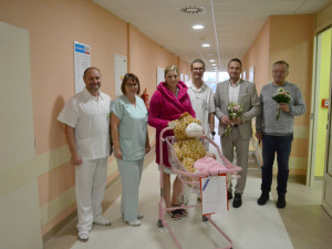 Ve Šternberské nemocnici porodila jubilejní tisící maminka. Nemocnice je mezi rodičkami oblíbená