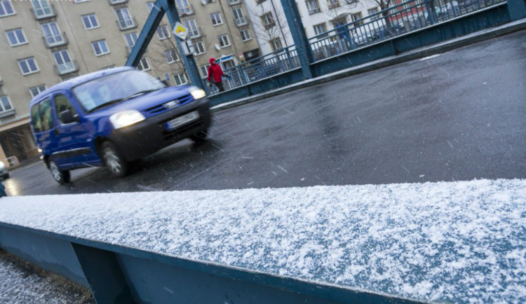 Hydrometeorologové zvýšili výstrahu, v Olomouckém kraji platí extrémní nebezpečí před ledovkou