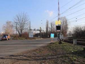 V Dluhonicích se na dva dny uzavře železniční přejezd pro veškerou dopravu