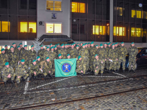 FOTO: Více než sedmdesát vojáků se vydalo darovat krev. Někteří vstoupili do registru dárců kostní dřeně