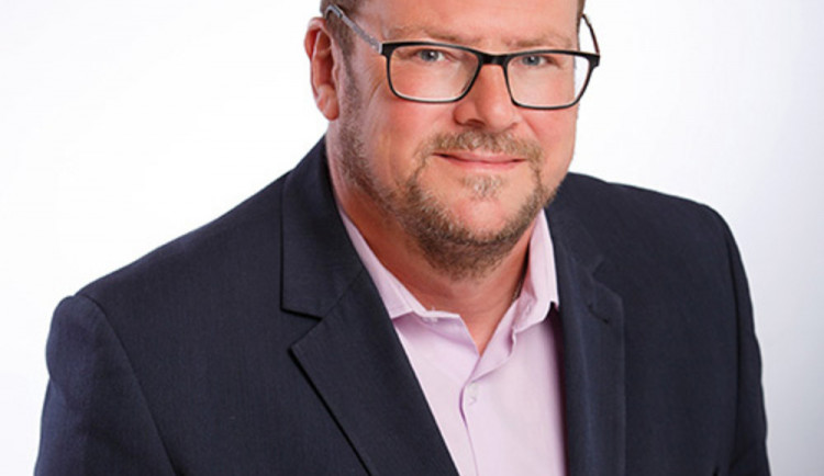 Radní dnes rezignoval na svou funkci kvůli obžalobě ze sexuálního nátlaku. Údajně měl využít tíživé finanční situace zaměstnankyně