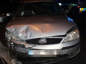 K nabourání tří zaparkovaných aut došlo na ulici Dobnerova. Řidič měl v sobě tři promile
