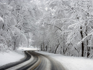 Na silnicích na severu Olomouckého kraje leží rozbředlý sníh, jinde hrozí námrazy