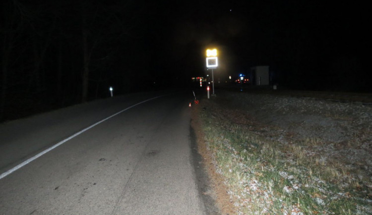 Policie hledá svědky dopravní nehody, při které narazilo auto do chodce