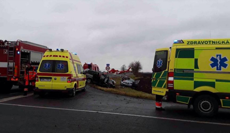 Během vánočních svátků přišlo na českých silnicích o život nejméně dvanáct lidí