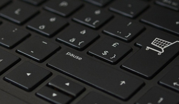 Muž si objednal lednici přes internet, nedočkal se ani zboží, ani peněz. E-shop už totiž neexistuje