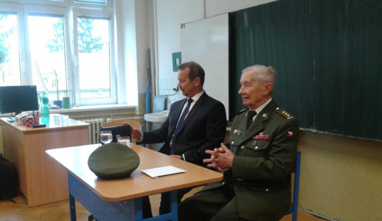 Válečný veterán Oldřich Vladař zemřel ve věku 93 let v Olomouci