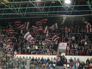 HC Olomouc musí zaplatit pokutu za chování fanoušků v Pardubicích. Vyprovokovali tam bitku v kotli domácích