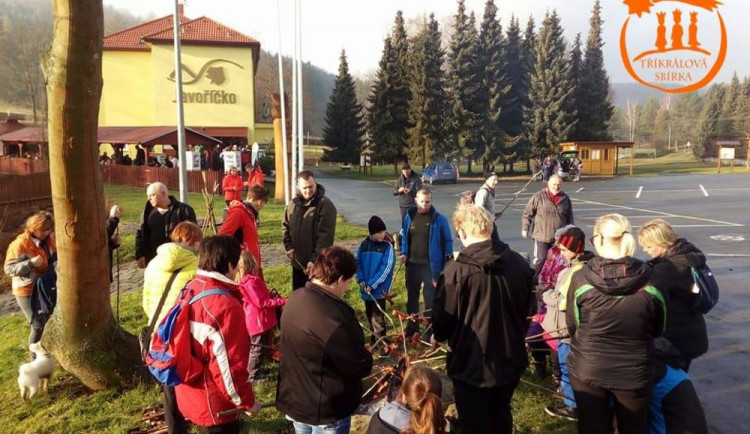 Vyrazte na Tříkrálový véšlap do Javoříčka, trasu zvládnete i s kočárkem a u ohně si můžete opéct špekáček