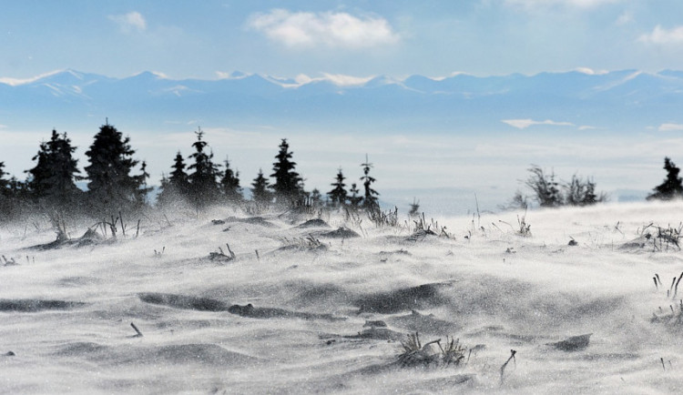 POČASÍ NA SOBOTU: Na začátku víkendu bude sněžit a bude vát mírný vítr