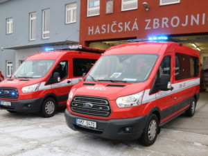 FOTO: Dodávky Anička a Evička budou pomáhat olomouckým dobrovolným hasičům