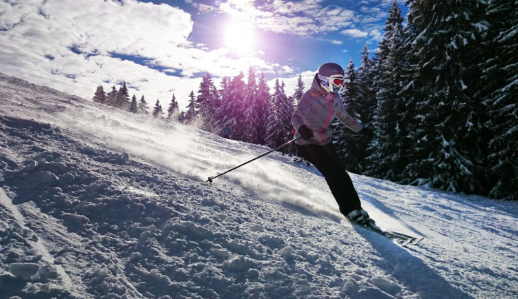 Desítky centimetrů nového sněhu v Jeseníkách zlepšily podmínky pro lyžování