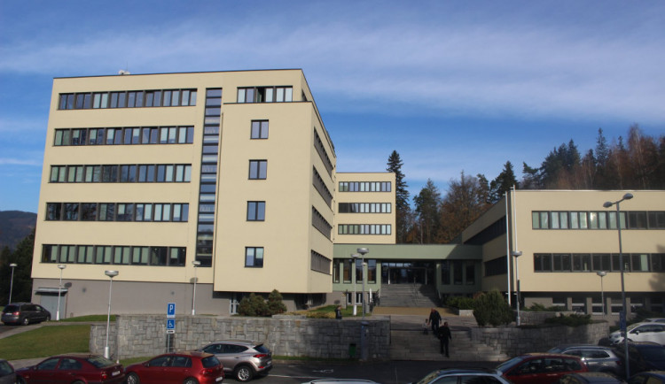 Jesenická radnice čeká na vyjádření z ministerstva. Není jasné, zda úředníci zůstanou nadále v budově IPOS