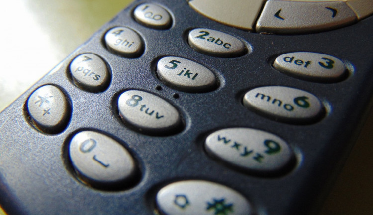 Máte doma vysloužilý mobil? Jeho darováním pomůžete mladým hendikepovaným lidem