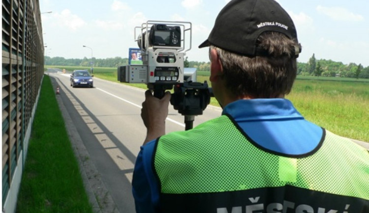 Prostějov hledá strážníky. Podívejte se na podobu fyzických testů a finanční podmínky