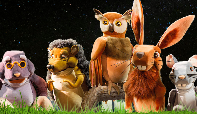 VIDEO: V Pevnosti poznání hrají dětský film Se zvířátky do vesmíru, který kombinuje loutky a virtuální svět