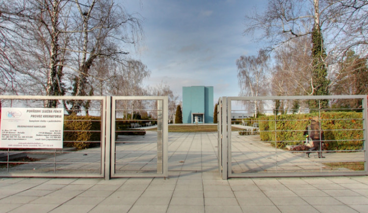 Olomoucké krematorium zrušilo pohřeb s desítkami hostů. Důvod nechápou pozůstalí ani ministerstvo