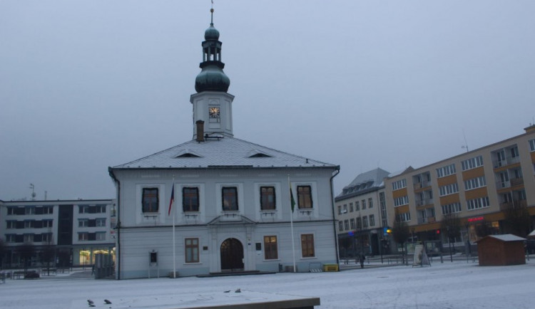 Na jesenickém náměstí se bude opět jezdit jednosměrně. Důvodem je bezpečnost