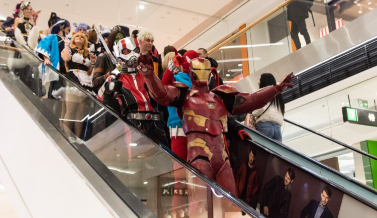 FOTOGALERIE: Šantovku dnes ovládly desítky cosplayerů. Podívejte se na nádherné masky!