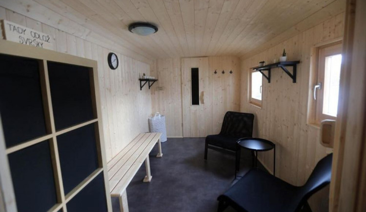 Na Poděbradech se otevřela přírodní sauna. V Olomouckém kraji je jediná svého druhu