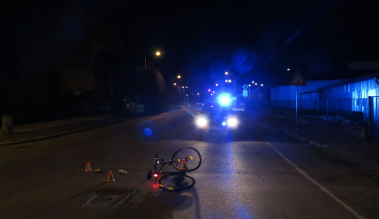 Policie hledá svědky dopravní nehody, při které řidič srazil cyklistu a z místa nehody ujel