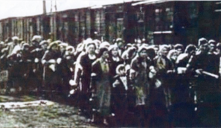 Je Mezinárodní den památky obětí holokaustu. Připomínáme si miliony zavražděných lidí