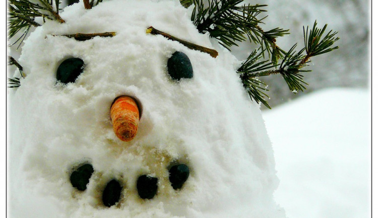 V areálu Letního kina se dnes budou celé odpoledne stavět sněhuláci, připraveno je i občerstvení