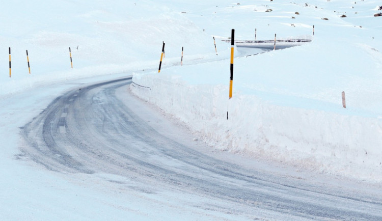 Husté sněžení komplikuje dopravu v Olomouckém kraji