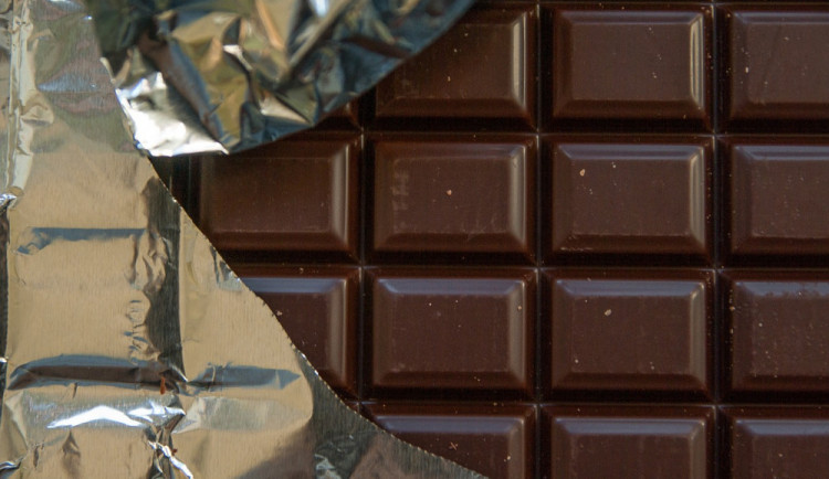Kvůli nepovedené krádeži čokolád za pětistovku skončil muž v cele. Hrozí mu tři roky vězení