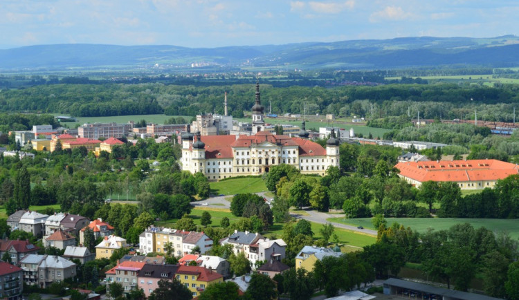 Vojenská nemocnice zakázala kvůli chřipkové epidemii návštěvy