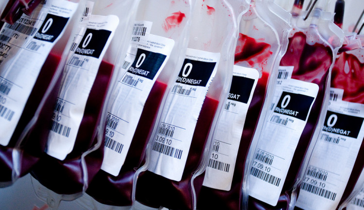 Oslavte Valentýna netradičně a darujte krev. Jednotlivci i páry dostanou kromě dobrého pocitu i dárek